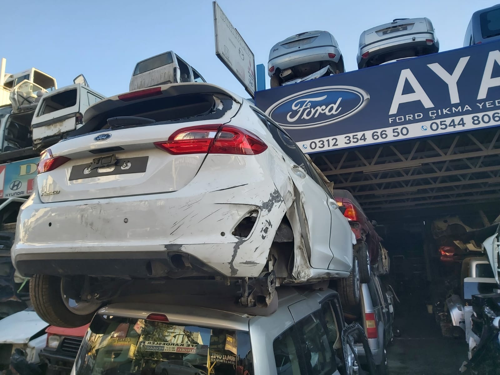 2019 Ford Fiesta Çıkma Beyaz Bagaj Kapağı